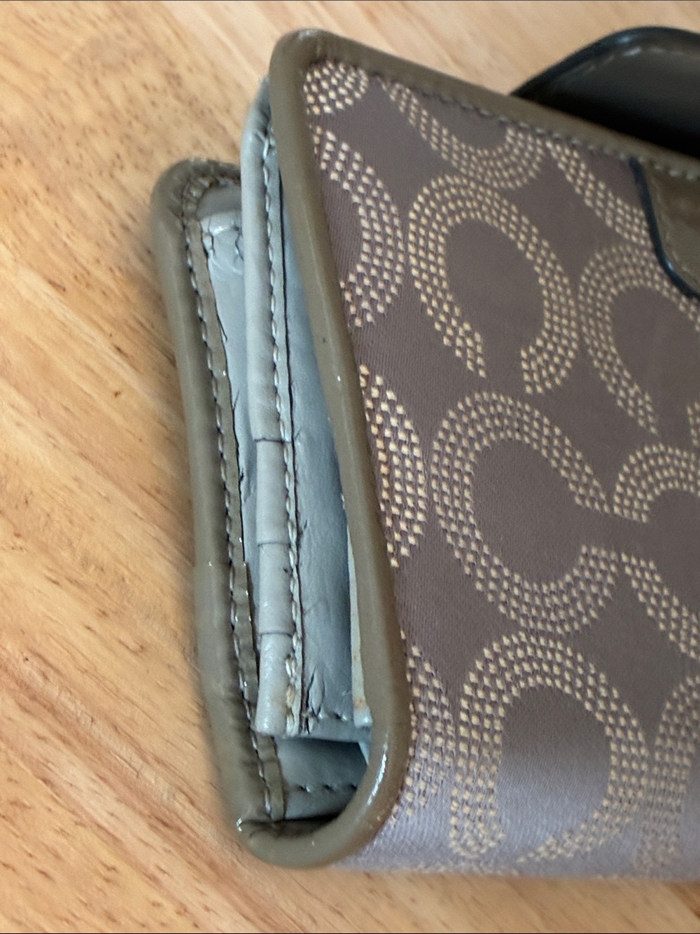 Coach Gray Signature Continental Wallet with Logo Snap - Picture 12 of 13